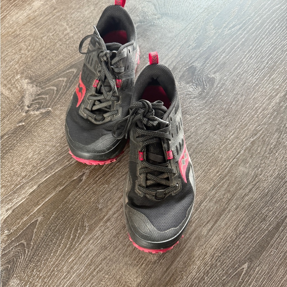 Saucony Peregrine 10 Black and Red Trail Running Shoes